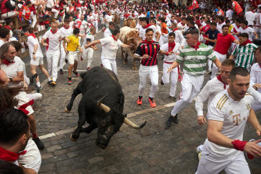 Primer encierro de San Fermín 2025.