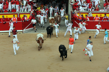 Primer encierro de San Fermín 2025.