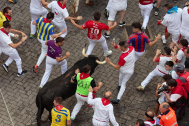 Primer encierro de San Fermín 2025.