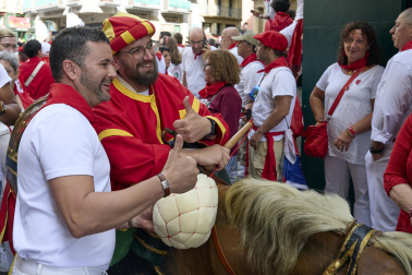 Fotos de la salida de la Comparsa de Gigantes y Cabezudos este 7 de julio