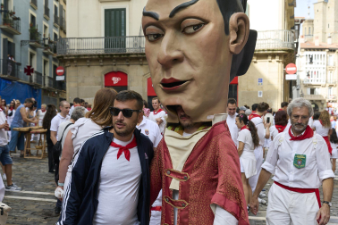 Fotos de la salida de la Comparsa de Gigantes y Cabezudos este 7 de julio