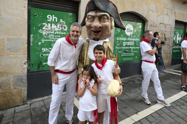 Fotos de la salida de la Comparsa de Gigantes y Cabezudos este 7 de julio