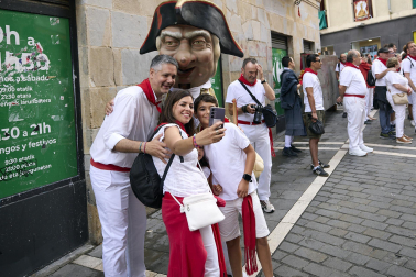 Fotos de la salida de la Comparsa de Gigantes y Cabezudos este 7 de julio