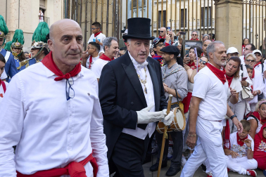 Fotos de la salida de la Comparsa de Gigantes y Cabezudos este 7 de julio