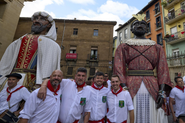 Fotos de la salida de la Comparsa de Gigantes y Cabezudos este 7 de julio