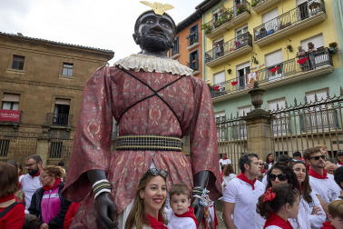 Fotos de la salida de la Comparsa de Gigantes y Cabezudos este 7 de julio