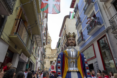 Fotos de la salida de la Comparsa de Gigantes y Cabezudos este 7 de julio
