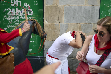Fotos de la salida de la Comparsa de Gigantes y Cabezudos este 7 de julio