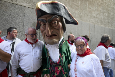 Fotos de la salida de la Comparsa de Gigantes y Cabezudos este 7 de julio