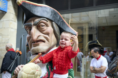 Fotos de la salida de la Comparsa de Gigantes y Cabezudos este 7 de julio