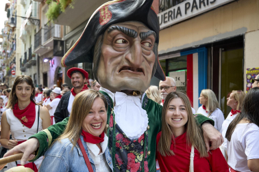 Fotos de la salida de la Comparsa de Gigantes y Cabezudos este 7 de julio