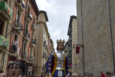 Fotos de la salida de la Comparsa de Gigantes y Cabezudos este 7 de julio
