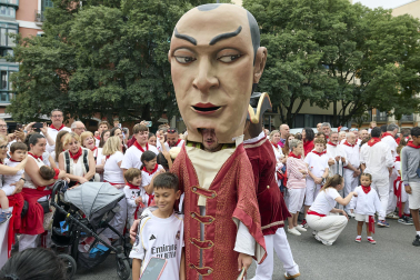 Fotos de la salida de la Comparsa de Gigantes y Cabezudos este 7 de julio
