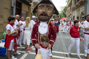 Fotos de la salida de la Comparsa de Gigantes y Cabezudos este 7 de julio
