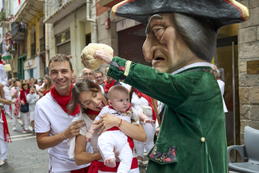 Fotos de la salida de la Comparsa de Gigantes y Cabezudos este 7 de julio