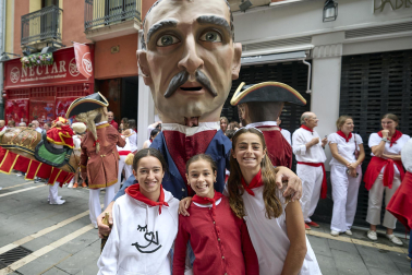 Fotos de la salida de la Comparsa de Gigantes y Cabezudos este 7 de julio