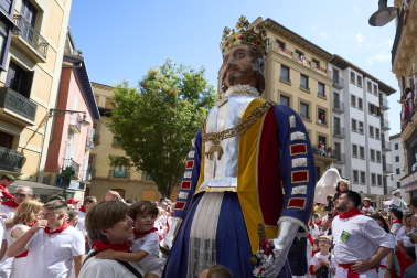 Fotos de la salida de la Comparsa de Gigantes y Cabezudos este 7 de julio