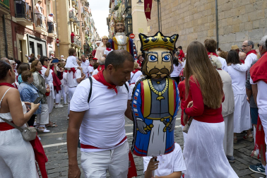 Fotos de la salida de la Comparsa de Gigantes y Cabezudos este 7 de julio