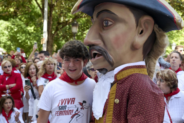 Fotos de la salida de la Comparsa de Gigantes y Cabezudos este 7 de julio