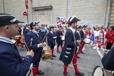 Fotos de la salida de la Comparsa de Gigantes y Cabezudos este 7 de julio