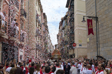Fotos de la salida de la Comparsa de Gigantes y Cabezudos este 7 de julio