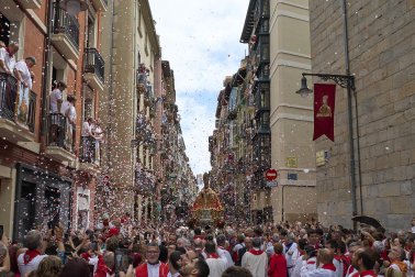 Fotos de la salida de la Comparsa de Gigantes y Cabezudos este 7 de julio