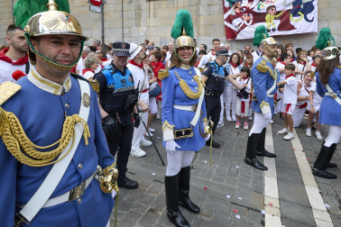 Fotos de la salida de la Comparsa de Gigantes y Cabezudos este 7 de julio