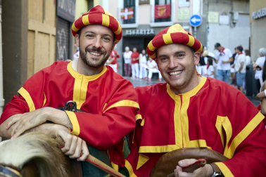 Fotos de la salida de la Comparsa de Gigantes y Cabezudos este 10 de julio de San Fermín 2025