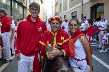 Fotos de la salida de la Comparsa de Gigantes y Cabezudos este 10 de julio de San Fermín 2025