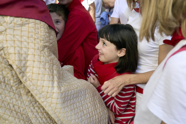 Fotos de la salida de la Comparsa de Gigantes y Cabezudos este 10 de julio de San Fermín 2025