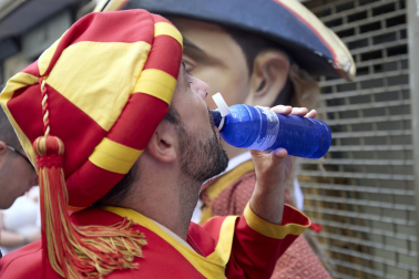 Fotos de la salida de la Comparsa de Gigantes y Cabezudos este 10 de julio de San Fermín 2025