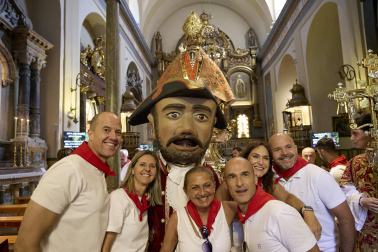 Fotos de la salida de la Comparsa de Gigantes y Cabezudos este 10 de julio de San Fermín 2025