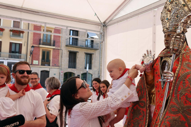 Fotos de la ofrenda infantil a San Fermín en el Rincón de la Aduana este jueves 10 de julio de 2025.