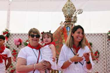 Fotos de la ofrenda infantil a San Fermín en el Rincón de la Aduana este jueves 10 de julio de 2025.