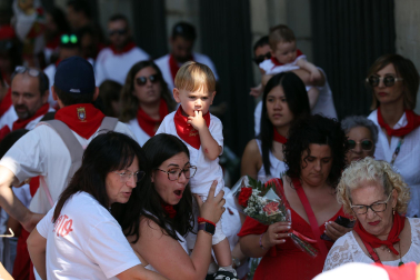 Fotos de la ofrenda infantil a San Fermín en el Rincón de la Aduana este jueves 10 de julio de 2025.