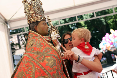 Fotos de la ofrenda infantil a San Fermín en el Rincón de la Aduana este jueves 10 de julio de 2025.