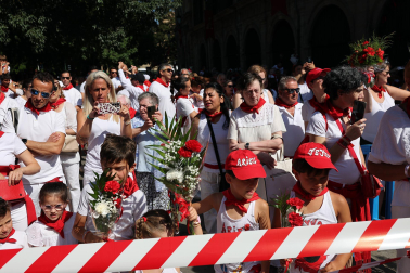 Fotos de la ofrenda infantil a San Fermín en el Rincón de la Aduana este jueves 10 de julio de 2025.