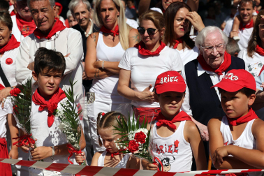 Fotos de la ofrenda infantil a San Fermín en el Rincón de la Aduana este jueves 10 de julio de 2025.