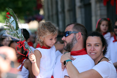 Fotos de la ofrenda infantil a San Fermín en el Rincón de la Aduana este jueves 10 de julio de 2025.