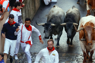 Fotos del sexto encierro de San Fermín 2025 en Pamplona. |