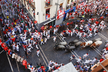 Fotos del sexto encierro de San Fermín 2025 en Pamplona. |