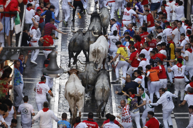 Fotos del sexto encierro de San Fermín 2025 en Pamplona. |