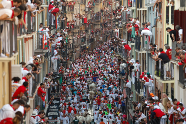 Fotos del sexto encierro de San Fermín 2025 en Pamplona. |