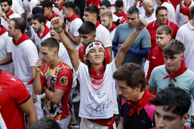 Fotos del sexto encierro de San Fermín con toros de Escolar. |
