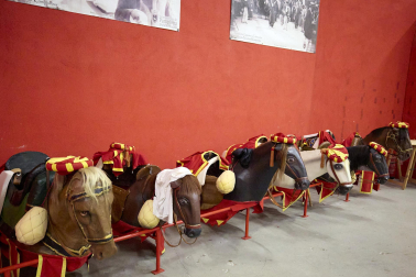Fotos de la salida de la Comparsa de Gigantes y Cabezudos este 13 de julio de San Fermín 2025 /