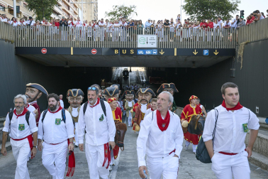 Fotos de la salida de la Comparsa de Gigantes y Cabezudos este 13 de julio de San Fermín 2025 /