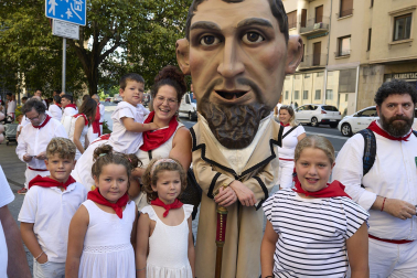 Fotos de la salida de la Comparsa de Gigantes y Cabezudos este 13 de julio de San Fermín 2025 /