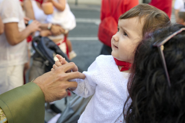 Fotos de la salida de la Comparsa de Gigantes y Cabezudos este 13 de julio de San Fermín 2025 /
