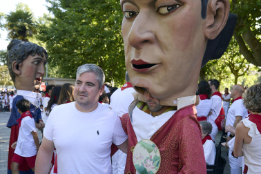Fotos de la salida de la Comparsa de Gigantes y Cabezudos este 13 de julio de San Fermín 2025 /