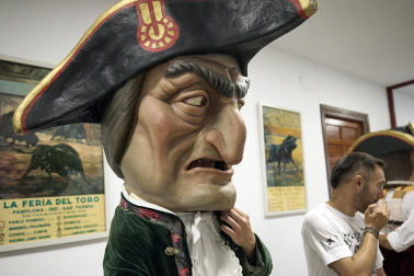 Fotos de la salida de la Comparsa de Gigantes y Cabezudos este 13 de julio de San Fermín 2025 /
